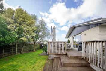 12 Resthill Crescent, Glenview