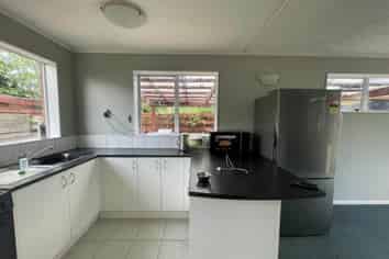 21A Royal Road, Massey