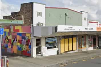Rosebank Road retail - affordable