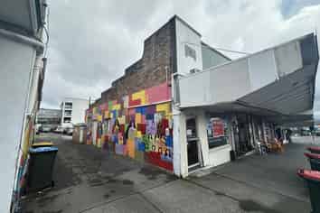 Rosebank Road retail - affordable