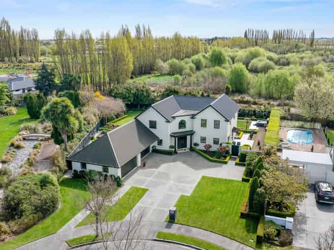 51 Lewisham Park, Saint Albans