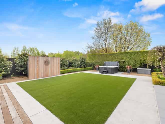 51 Lewisham Park, Saint Albans