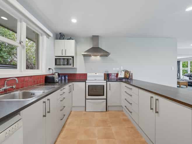 13 Gilbert Street, Amberley