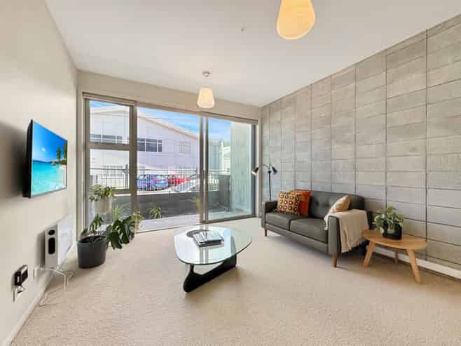 G05/2 Campbell Terrace, Petone