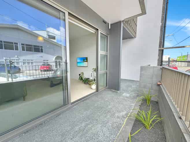 G05/2 Campbell Terrace, Petone
