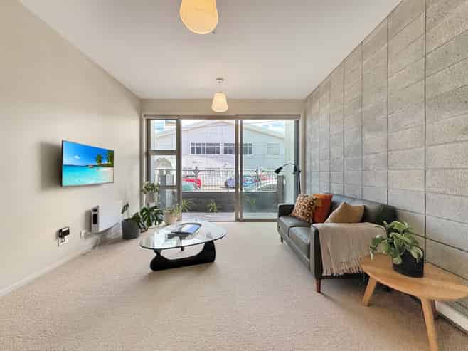 G05/2 Campbell Terrace, Petone