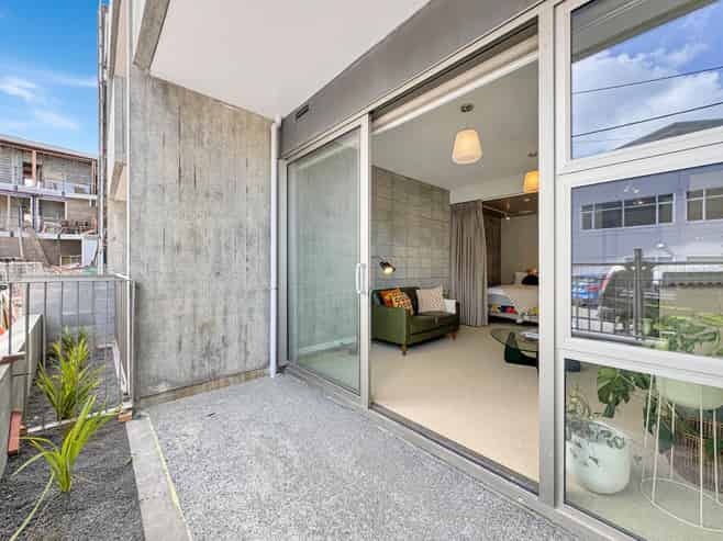 G05/2 Campbell Terrace, Petone