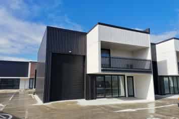 New Live & Work or Lock & Leave Unit