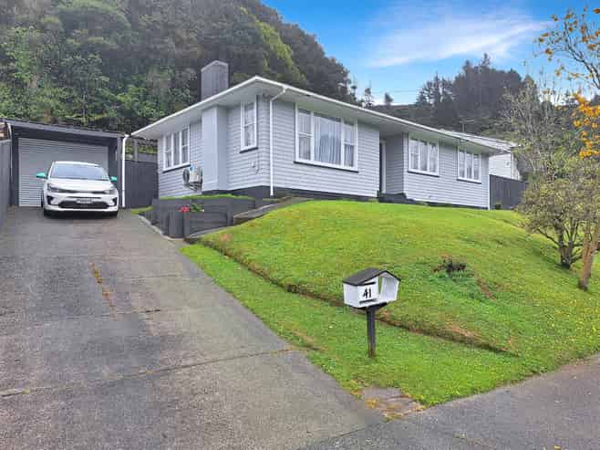 41 Bird Grove, Stokes Valley