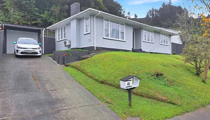 41 Bird Grove, Stokes Valley