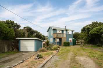 6 Estuary Street, Makara Beach
