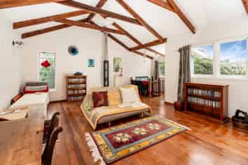 6 Estuary Street, Makara Beach