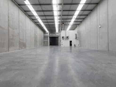 High-stud tilt slab warehouse