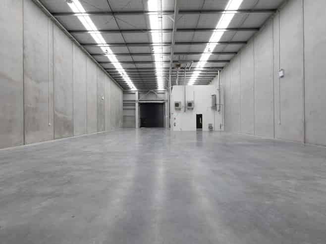 High-stud tilt slab warehouse