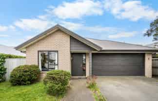 38 Little Oaks Drive, Yaldhurst