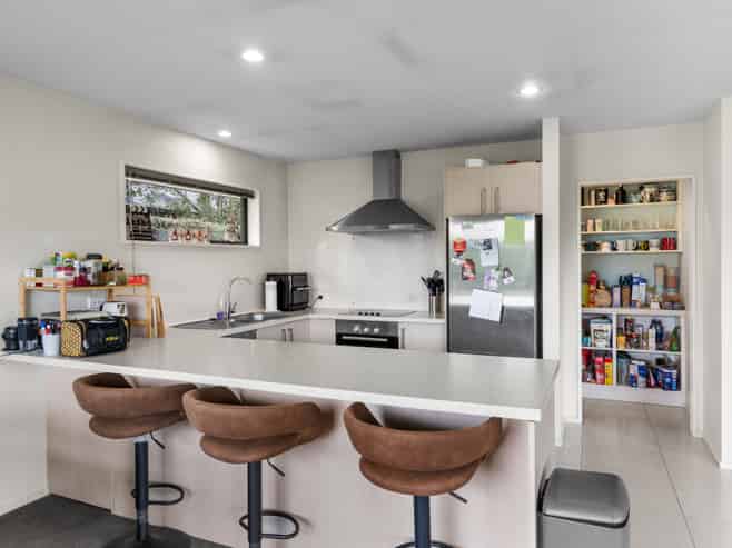 38 Little Oaks Drive, Yaldhurst