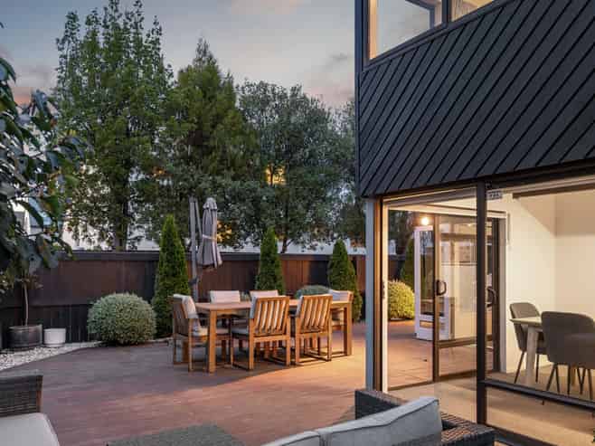 96 Rossall Street, Merivale