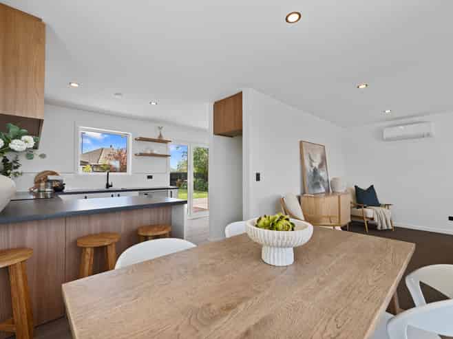 17 Roberts Road, Hei Hei