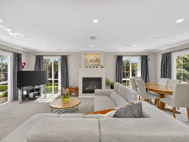8 Avon Gate, Russley