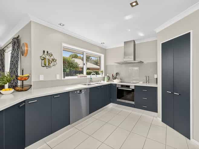 8 Avon Gate, Russley
