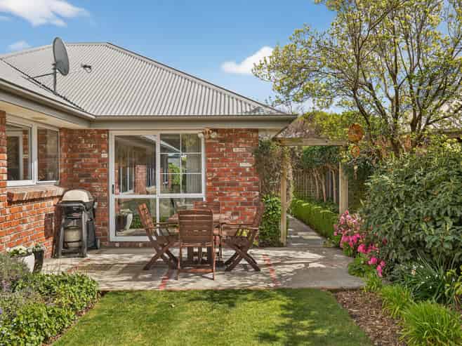 8 Avon Gate, Russley