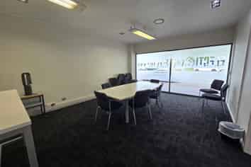 High-Exposure Office Space  