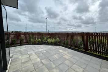 2/6 Treasure Lane, Te Atatu South