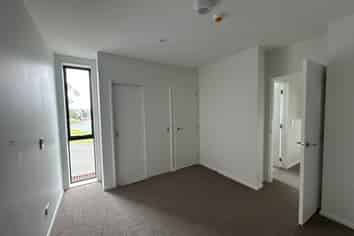 2/6 Treasure Lane, Te Atatu South