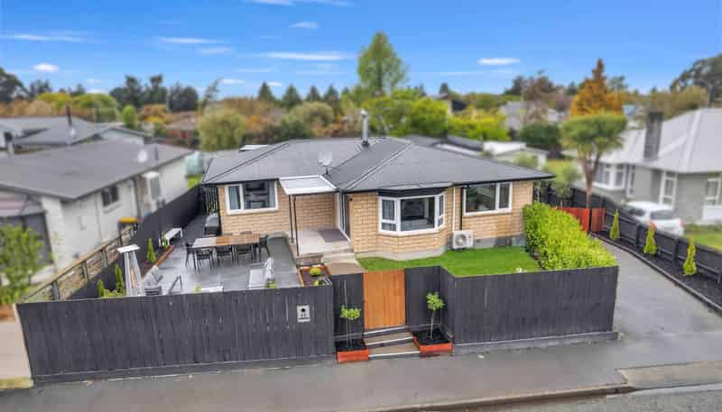 22 Russell Avenue, Allenton