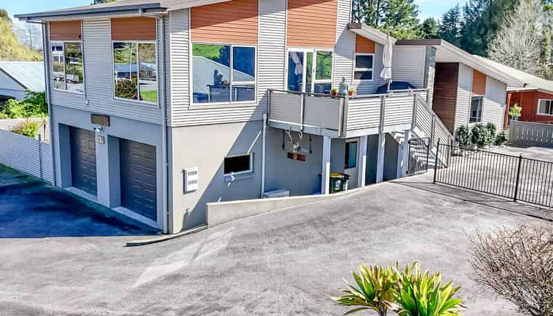 9 Lake Kaniere Road, HOKITIKA