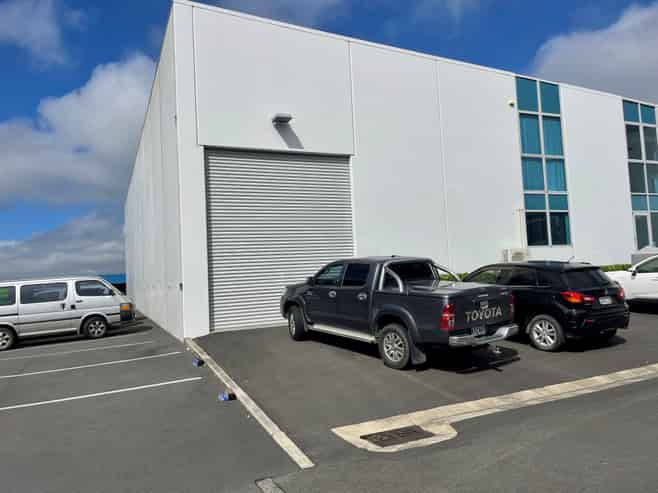 High Stud Warehouse with Location