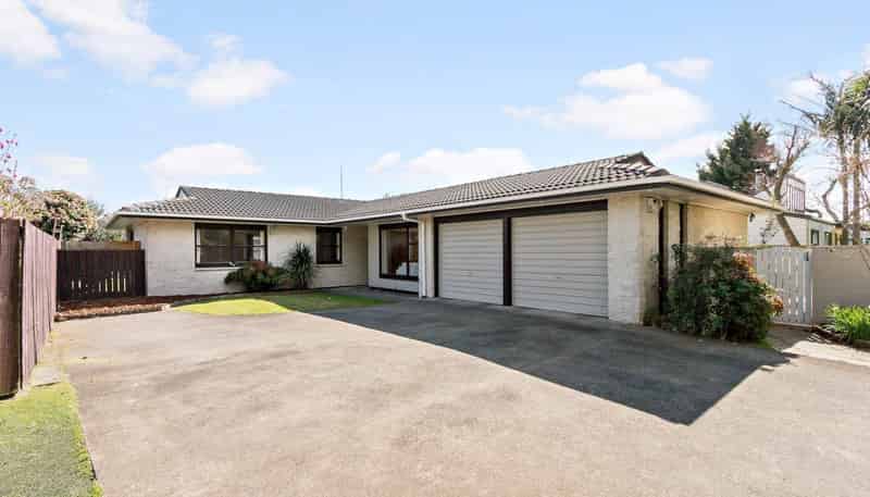25 Beaumaris Way, Conifer Grove