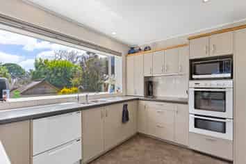 12 Miramar Place, Pakuranga Heights