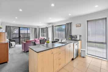 1/335 Main South Road, Hornby