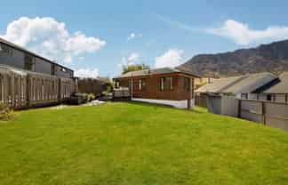 8 Riverside Road, Frankton