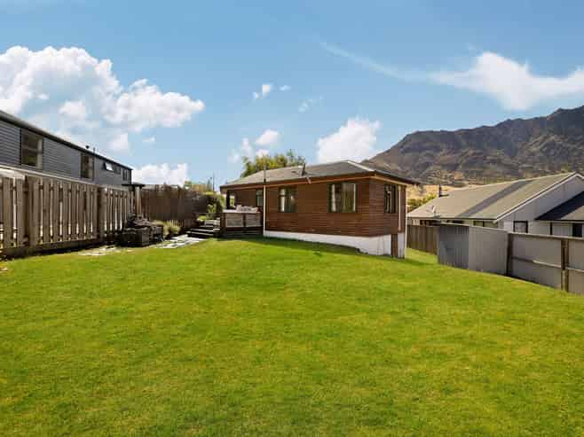 8 Riverside Road, Frankton