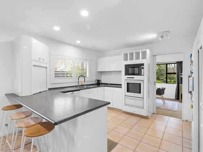 113 John F Kennedy Drive, Milson