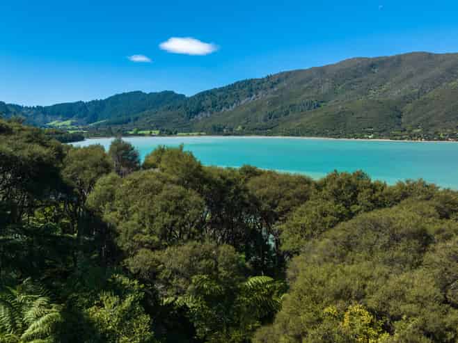 Lot 2 Kenepuru Head, Black Rock