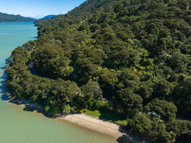 Lot 2 Kenepuru Head, Black Rock