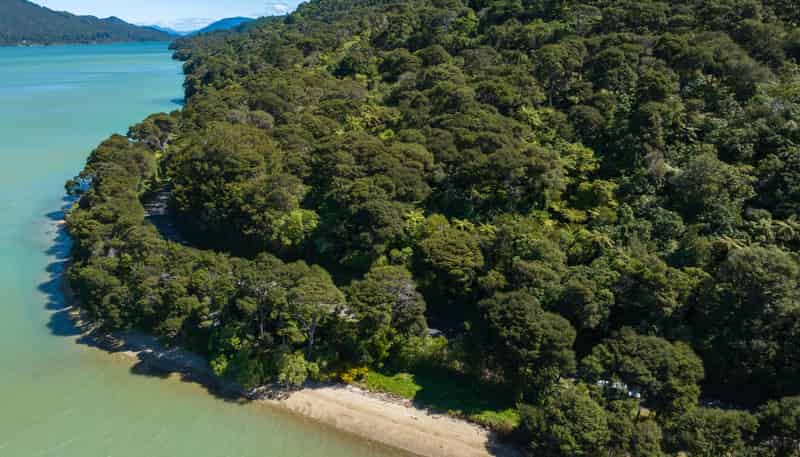 Lot 2 Kenepuru Head, Black Rock