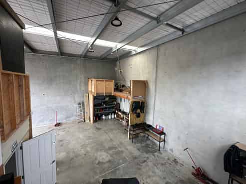 Sunny, affordable Mount unit