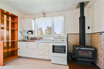 1764 Cust Road, Cust