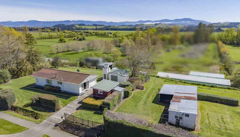 1764 Cust Road, Cust