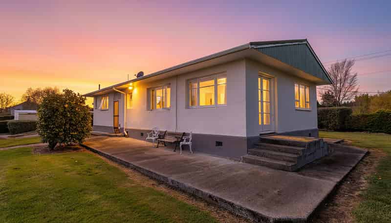 1764 Cust Road, Cust