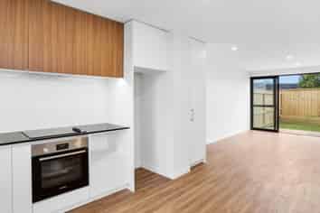 32 Coral Crescent, Panmure
