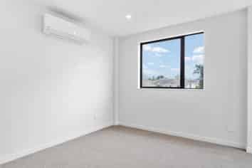 32 Coral Crescent, Panmure
