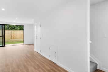 32 Coral Crescent, Panmure
