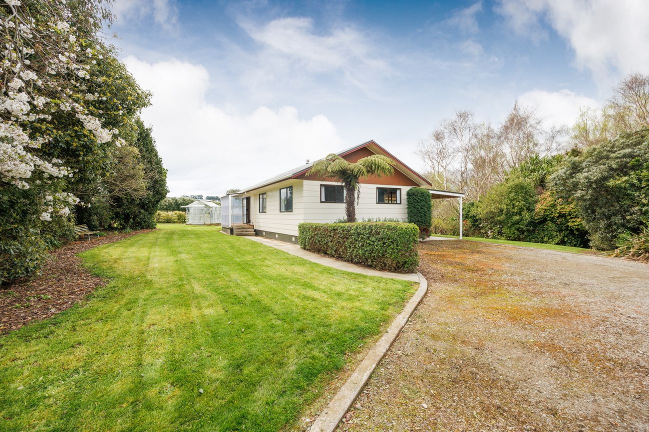 Great block, sheds galore! - Veduta 2