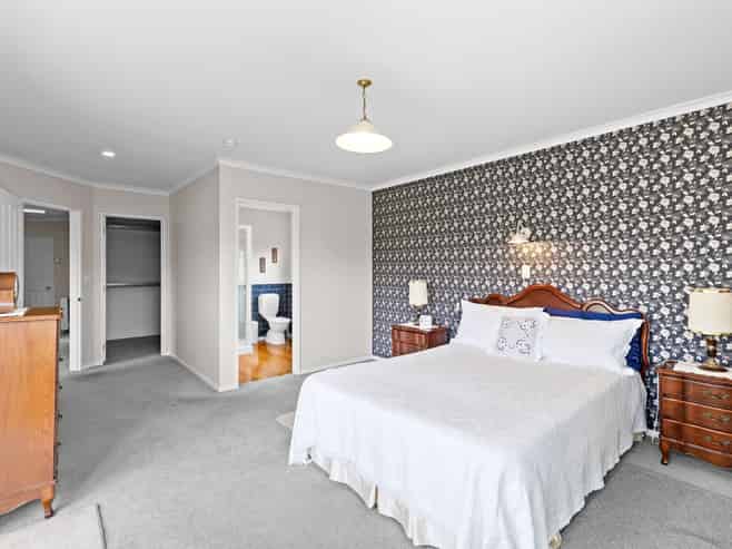 9 Clearview Drive, Milson