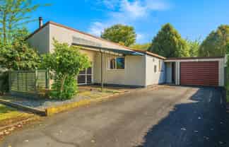 7 Oaklea Avenue , Marton